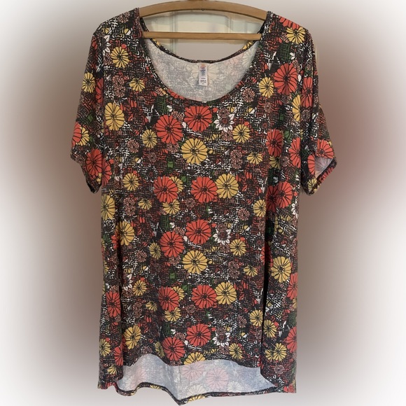LuLaRoe Tops - Lularoe Classic shirt top 3xl cute flower top